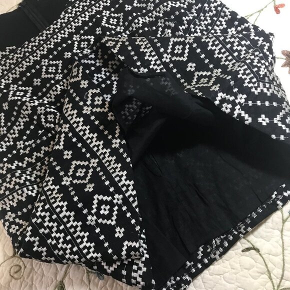 DKNYC 14W Black White Peplum Sleeveless Blouse NWT​​​ - Picture 4 of 7